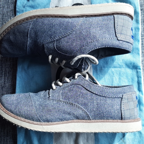 Boys Toms Oxfords - Picture 5 of 6